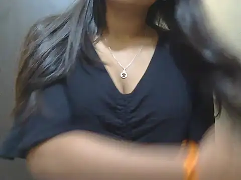 hot  surbhi online show from March 2026 06:33:01 PM