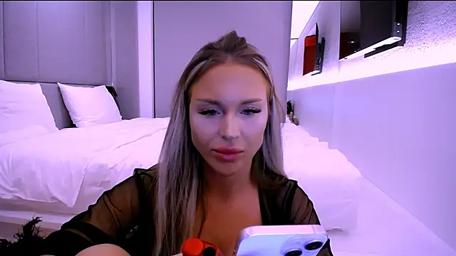 Snapshot of project_barbara chatting on February 2025 04:44:01 PM project barbara online show from February 2025 04:44:01 PM