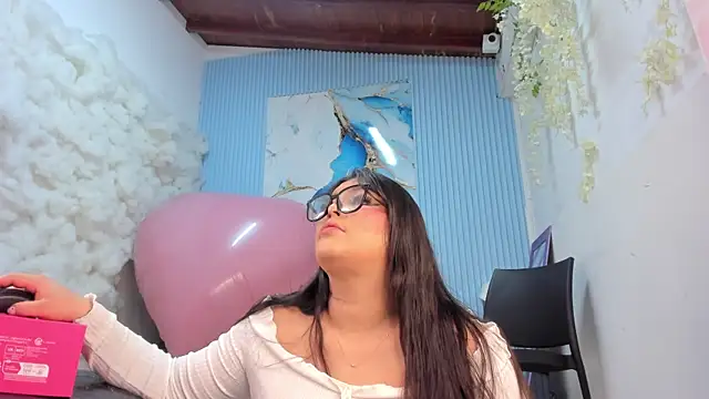 Snapshot of Danniela18_ chatting on May 2026 12:22:02 PM Danniela18 online show from May 2026 12:22:02 PM