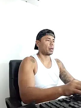 Snapshot of Antolinex chatting on December 2025 06:12:02 PM Antolinex online show from December 2025 06:12:02 PM