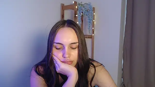 Snapshot of IrinaShayk18 chatting on January 2025 12:08:01 PM IrinaShayk18 online show from January 2025 12:08:01 PM