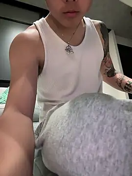 Snapshot of kuma0908 chatting on April 2026 10:19:02 AM kuma0908 online show from April 2026 10:19:02 AM