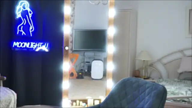 Snapshot of moonlight4u chatting on January 2025 05:19:01 AM moonlight4u online show from January 2025 05:19:01 AM