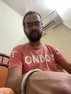 Snapshot of Arsh_Loves_Luv chatting on December 2024 09:09:02 AM Arsh Loves Luv online show from December 2024 09:09:02 AM