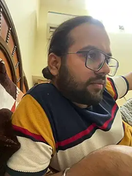 Snapshot of Arsh_Loves_Luv chatting on December 2024 08:26:02 PM Arsh Loves Luv online show from December 2024 08:26:02 PM