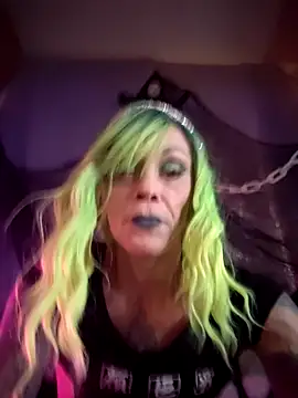 MommyMisfit online show from October 2025 01:03:01 AM