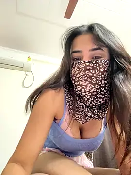 Snapshot of Kirti_Mittal chatting on November 2025 11:27:01 AM Kirti Mittal online show from November 2025 11:27:01 AM