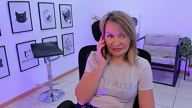 RosalindaFortuna online show from February 2025 11:33:01 AM