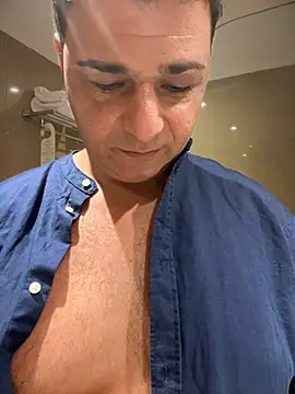 SecretlyDD online show from February 2025 12:34:02 PM