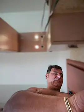 SecretlyDD online show from February 2026 09:16:02 AM