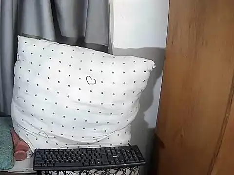 Browncaramel1999 online show from May 2026 09:54:02 PM