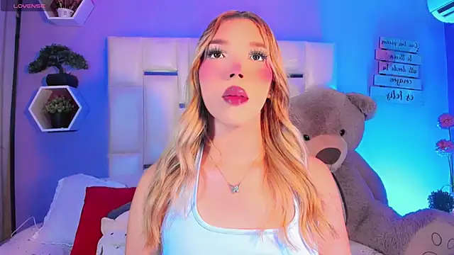 Snapshot of Aileen_18 chatting on September 2025 09:20:01 AM Aileen 18 online show from September 2025 09:20:01 AM