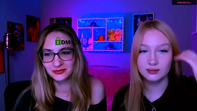 playful sophie online show from April 2026 07:58:02 PM