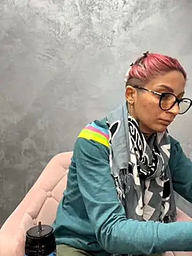 Snapshot of Lucky_Deniz chatting on December 2025 10:57:02 AM Lucky Deniz online show from December 2025 10:57:02 AM