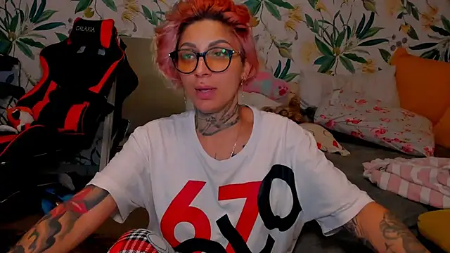 Snapshot of Lucky_Deniz chatting on December 2025 11:21:02 PM Lucky Deniz online show from December 2025 11:21:02 PM