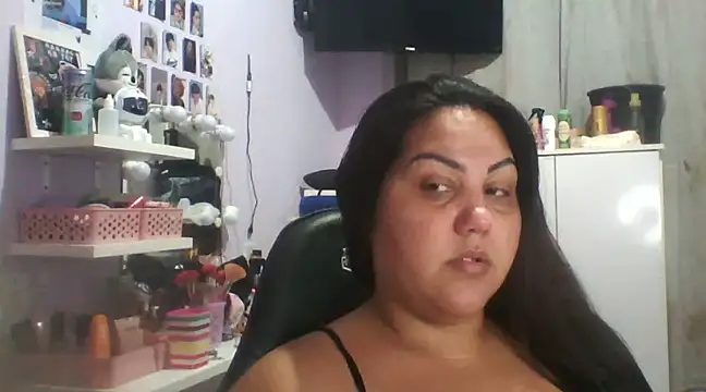 Paolaa hoot online show from February 2025 11:57:02 PM