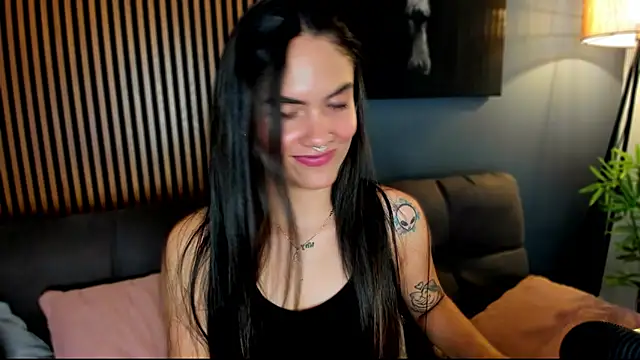 Gaby Ferrer online show from November 2025 04:32:02 PM