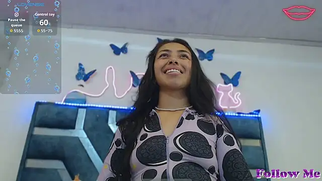 Roxan Fox- online show from November 2025 03:39:02 AM