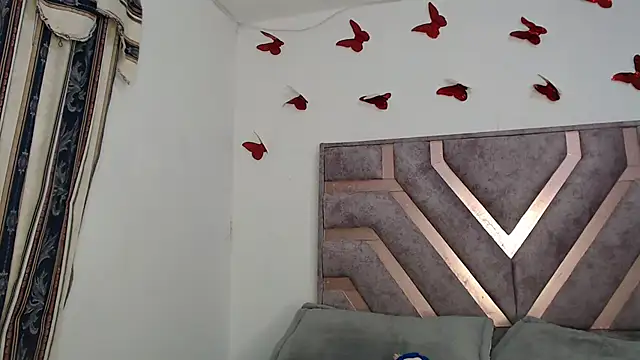 Anny Fox- online show from September 2025 02:00:01 AM