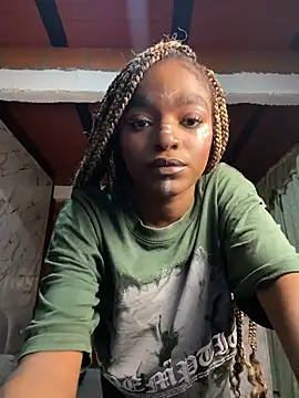 Snapshot of Zizi-campbel chatting on June 2026 01:21:01 AM Zizi-campbel online show from June 2026 01:21:01 AM