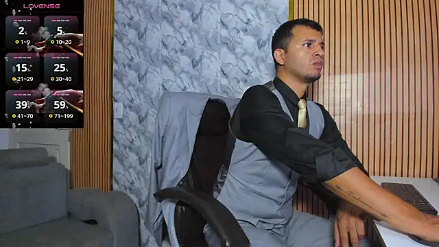 Hideintheoffice online show from November 2025 10:59:01 AM