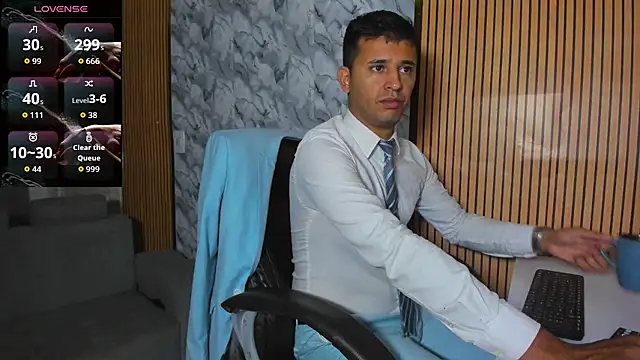 Hideintheoffice online show from December 2025 09:57:02 AM