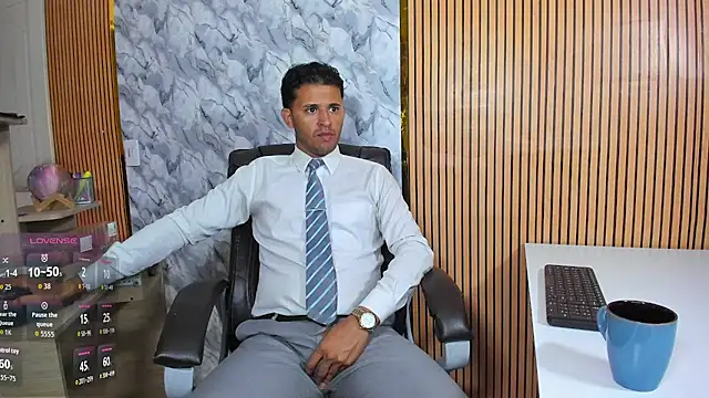 Snapshot of Hideintheoffice chatting on March 2026 01:06:02 PM Hideintheoffice online show from March 2026 01:06:02 PM