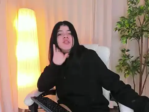 Maddy bennet online show from March 2025 08:08:01 AM