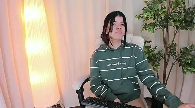 Maddy bennet online show from March 2025 07:25:02 AM