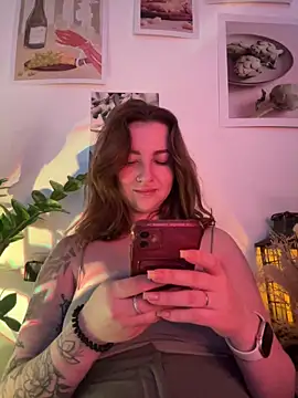 Snapshot of MayaMystic chatting on February 2026 01:04:01 PM MayaMystic online show from February 2026 01:04:01 PM