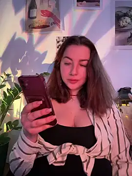 Snapshot of MayaMystic chatting on February 2026 10:05:01 AM MayaMystic online show from February 2026 10:05:01 AM