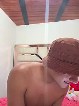 Snapshot of LeonardoGoyko chatting on December 2024 09:50:01 PM LeonardoGoyko online show from December 2024 09:50:01 PM