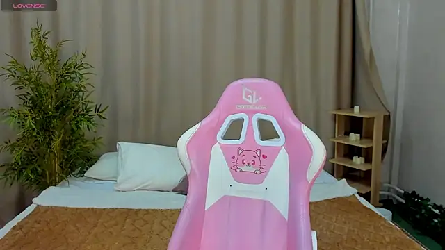 Snapshot of Cheryl__Brown chatting on January 2026 01:30:01 AM Cheryl Brown online show from January 2026 01:30:01 AM