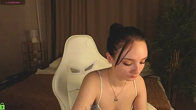 Snapshot of Cheryl__Brown chatting on February 2026 01:28:02 AM Cheryl Brown online show from February 2026 01:28:02 AM