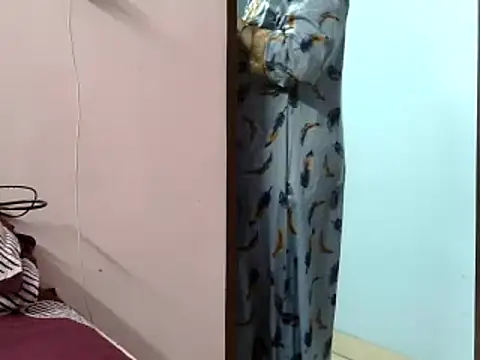 Housewife12 online show from March 2025 07:16:02 PM