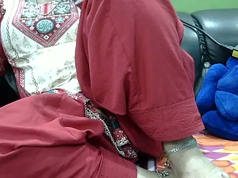 Housewife12 online show from October 2025 07:28:01 AM