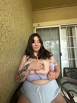 Snapshot of MadelynnMoon chatting on April 2026 06:53:02 PM MadelynnMoon online show from April 2026 06:53:02 PM