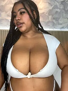 Snapshot of AinaraJimenez chatting on November 2025 07:03:01 PM AinaraJimenez online show from November 2025 07:03:01 PM