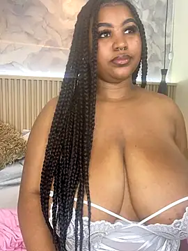 Snapshot of AinaraJimenez chatting on November 2025 07:08:02 AM AinaraJimenez online show from November 2025 07:08:02 AM