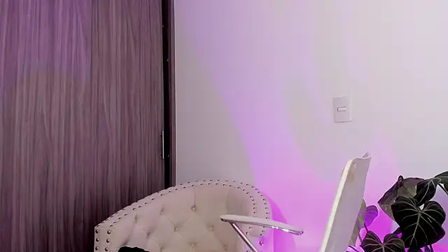 Sara Leblanc online show from March 2025 03:50:02 PM