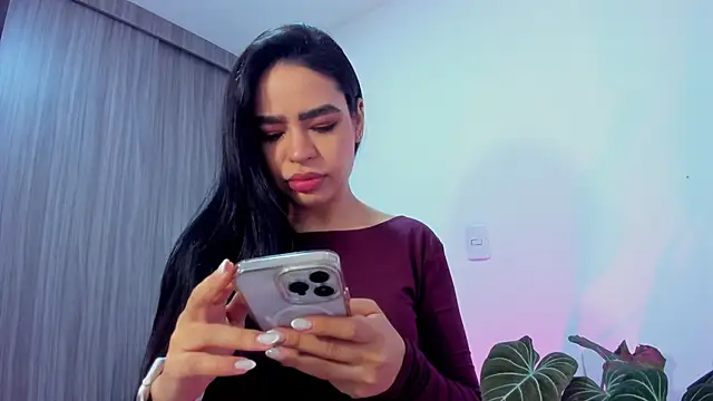 Sara Leblanc online show from November 2025 12:48:01 PM