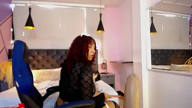 lauraltt online show from January 2025 01:22:01 PM