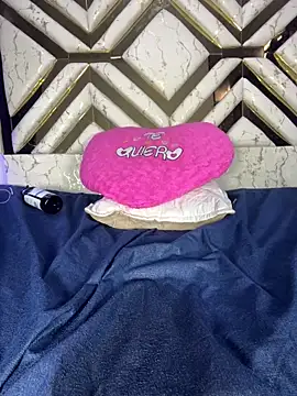 Snapshot of evaFiore chatting on May 2026 08:18:02 PM evaFiore online show from May 2026 08:18:02 PM