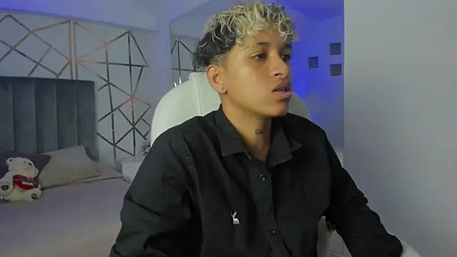 Snapshot of Dominick_jones chatting on January 2025 08:26:02 PM Dominick jones online show from January 2025 08:26:02 PM