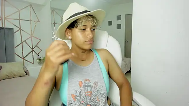 Snapshot of Dominick_jones chatting on January 2025 07:59:02 PM Dominick jones online show from January 2025 07:59:02 PM