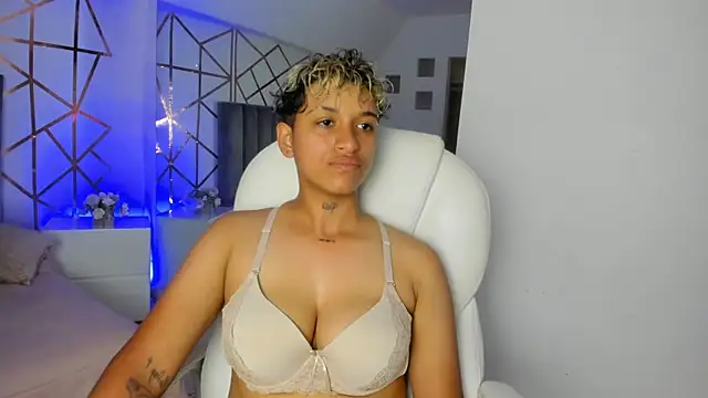 Snapshot of Dominick_jones chatting on January 2025 08:15:02 PM Dominick jones online show from January 2025 08:15:02 PM