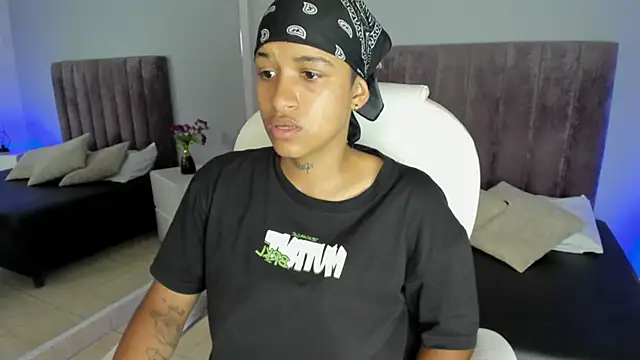 Snapshot of Dominick_jones chatting on January 2025 08:14:02 PM Dominick jones online show from January 2025 08:14:02 PM