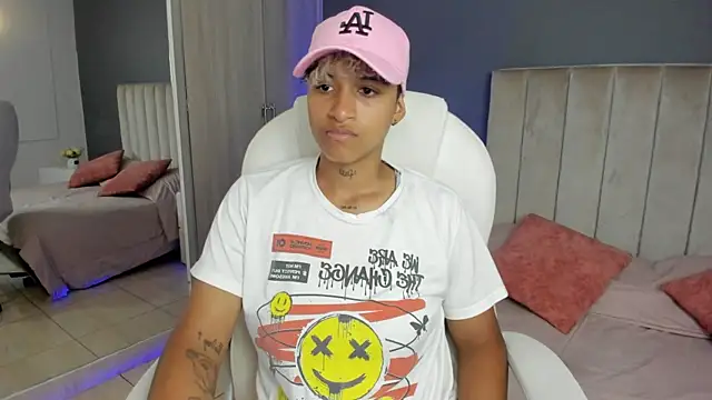 Snapshot of Dominick_jones chatting on January 2025 08:10:02 PM Dominick jones online show from January 2025 08:10:02 PM