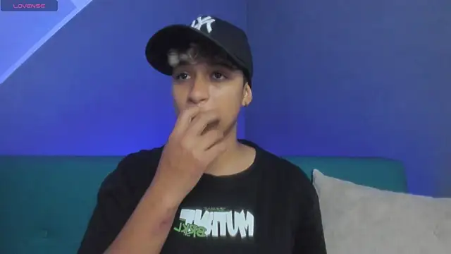 Snapshot of Dominick_jones chatting on March 2025 06:07:01 PM Dominick jones online show from March 2025 06:07:01 PM