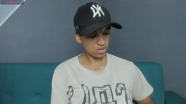 Snapshot of Dominick_jones chatting on March 2025 07:17:01 PM Dominick jones online show from March 2025 07:17:01 PM